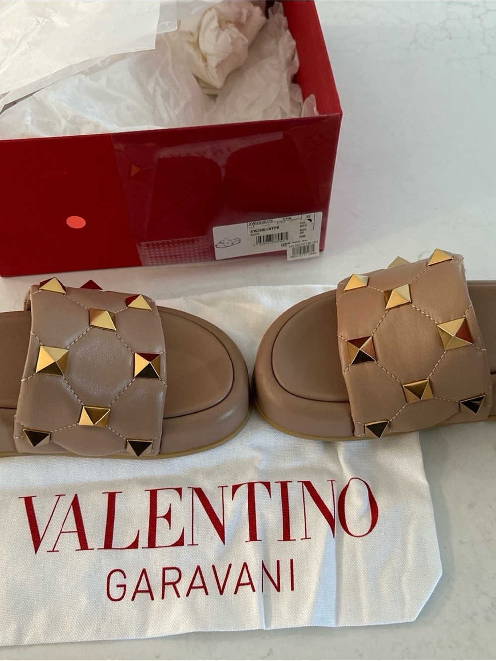 Valentino Garavani Nude Pink Quilted Rockstud Slide Sandal - Picture 2 of 5